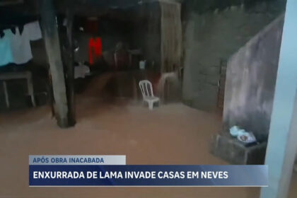 enxurrada-de-lama-invade-casas-vizinhas-a-obra-da-copasa-em-ribeirao-das-neves-(mg)