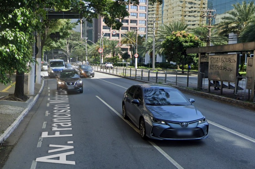 acidente-entre-carro-e-moto-deixa-homem-ferido-na-avenida-francisco-matarazzo