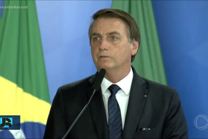 bolsonaro-e-intimado-pela-pf-a-prestar-depoimento-sobre-suposta-minuta-golpista