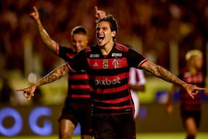 vaiado-pela-torcida-do-flamengo,-pedro-tem-media-de-um-gol-por-jogo-em-2024