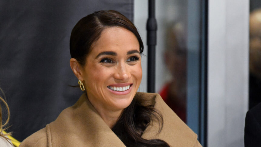 meghan-markle-faz-uma-mudanca-no-visual-e-quase-ninguem-percebe;-entenda