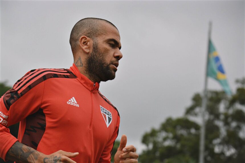 sao-paulo-ainda-paga-divida-milionaria-a-daniel-alves,-condenado-por-agressao-sexual