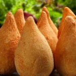 descubra-como-fazer-3-receitas-de-coxinha-simples-e-deliciosas-em-casa