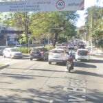 acidente-entre-carro-e-moto-deixa-homem-ferido-na-avenida-brasil