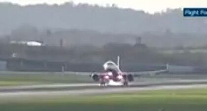 video:-aviao-aborta-pouso-por-causa-de-ventos-fortes-em-aeroporto-de-londres