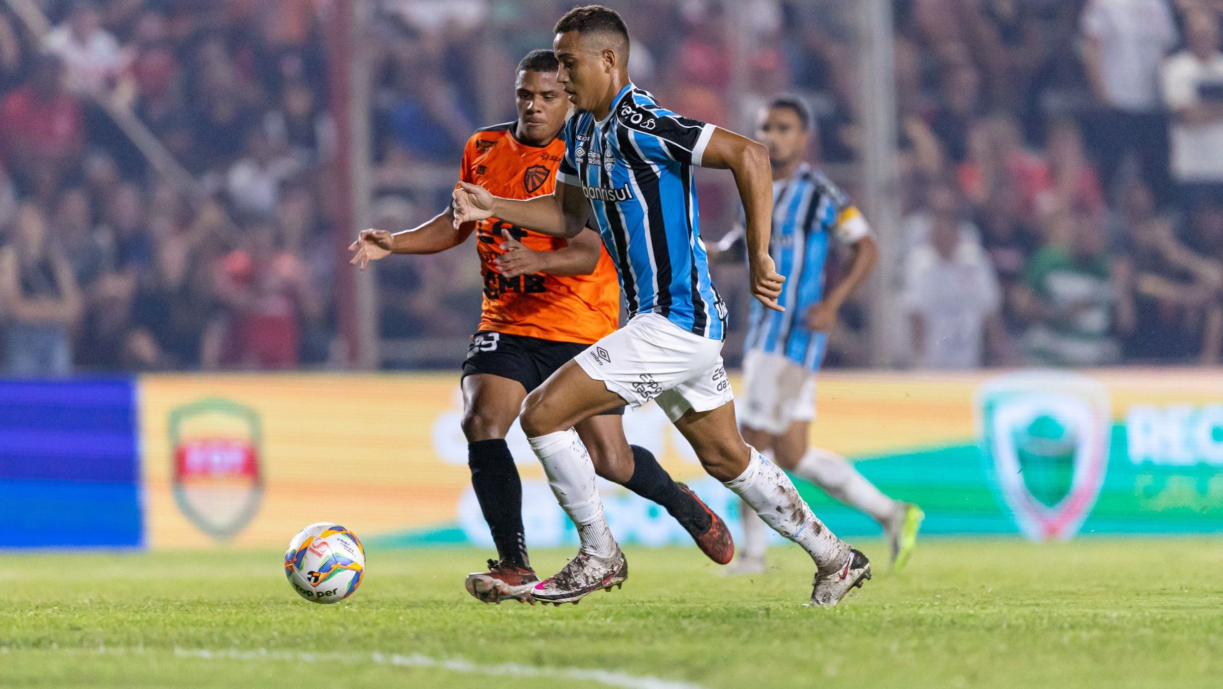 zebra-na-recopa-gaucha:-gremio-perde-primeiro-titulo-de-2024-para-sao-luiz