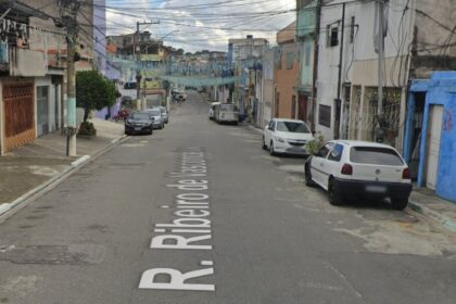 acidente-entre-moto-e-carro-deixa-homem-ferido-na-rua-ribeiro-de-vasconcelos