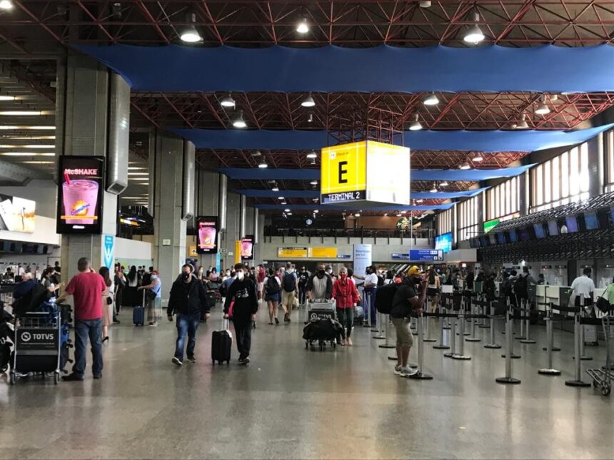 pf-prende-sete-pessoas-em-operacao-contra-trafico-internacional-de-drogas-no-aeroporto-de-guarulhos