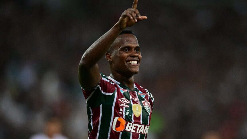 campeao!-fluminense-vence-ldu-em-jogo-com-final-dramatico-e-conquista-recopa