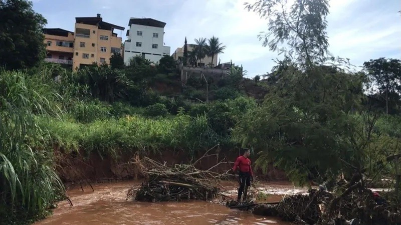 chuva-forte-deixa-estragos-em-varias-regioes-de-minas-gerais