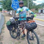 flavio-pedalando:-ciclista-une-aventura-e-solidariedade-em-suas-viagens