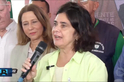 ‘dia-d’:-ministra-da-saude-ressalta-importancia-da-vacinacao-contra-a-dengue