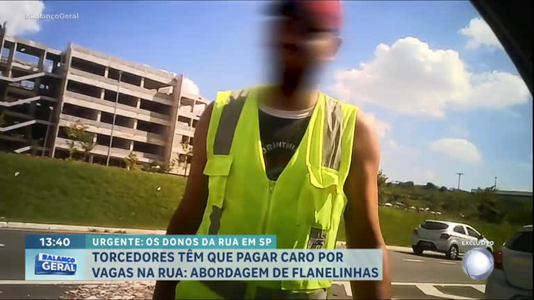 camera-do-balanco-mostra-acao-dos-flanelinhas-em-dia-de-jogo-no-estadio-de-itaquera,-zona-leste-de-sp