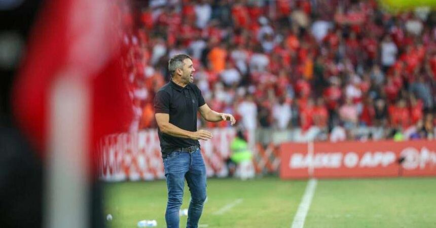 inter-contrata-profissional-para-melhorar-gramado-do-beira-rio-apos-reclamacoes-de-coudet