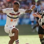 douglas-costa-tem-lesao-constatada-e-deve-desfalcar-o-fluminense-no-carioca