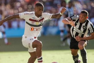 douglas-costa-tem-lesao-constatada-e-deve-desfalcar-o-fluminense-no-carioca