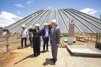 reforma-do-teatro-nacional-recebe-visita-tecnica