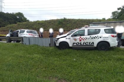 utilitario-colide-com-atenuador-de-impacto-no-rodoanel-em-sp