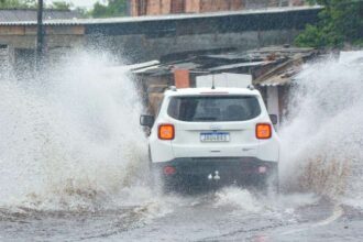 chuva-causa-alagamentos-e-bloqueio-de-vias-em-porto-alegre