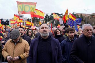 milhares-de-pessoas-protestam-em-madri-contra-lei-de-anistia-da-catalunha