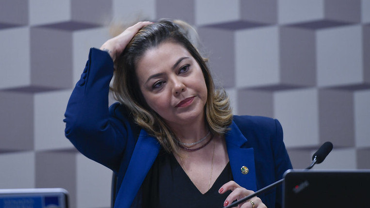 carro-de-senadora-leila-barros-e-leiloado-para-quitar-divida-com-psb