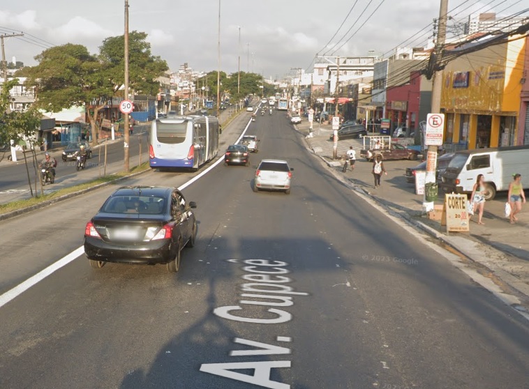 mulher-fica-ferida-apos-ser-atropelada-por-carro-na-avenida-cupece