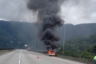 automovel-pega-fogo-na-rodovia-dos-imigrantes-em-cubatao