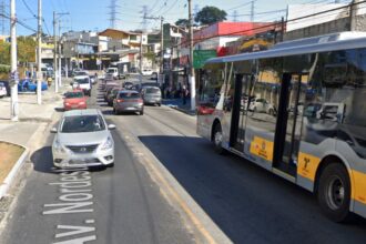 colisao-entre-moto-e-automovel-na-avenida-nordestina