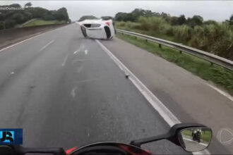 motorista-bebado-atinge-traseira-de-moto-e-capota-carro-em-rodovia-no-interior-de-sao-paulo