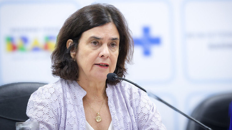 ‘covid-19-segue-um-problema-de-saude-publica’,-diz-ministra-ao-anunciar-memorial-da-pandemia