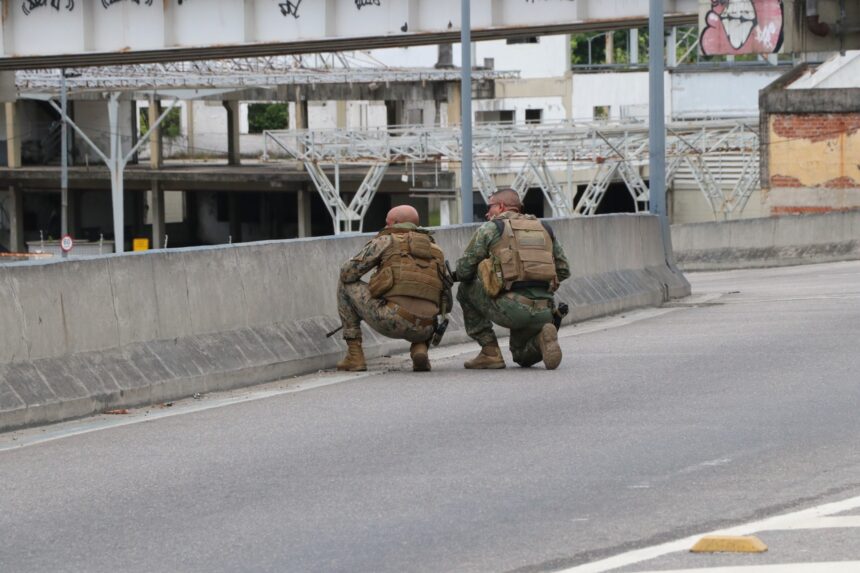 homem-faz-refens-em-onibus-na-rodoviaria-do-rio;-ha-ao-menos-2-feridos