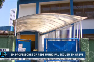 professores-pedem-reajuste-salarial-e-aulas-sao-paralisadas-na-cidade-de-sao-paulo