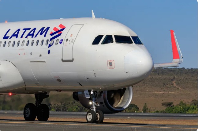 boeing-emite-alerta-a-companhias-aereas-apos-queda-repentina-em-voo-da-latam