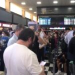 passageiros-lotam-guiches-do-aeroporto-de-guarulhos-apos-funcionamento-ser-restabelecido