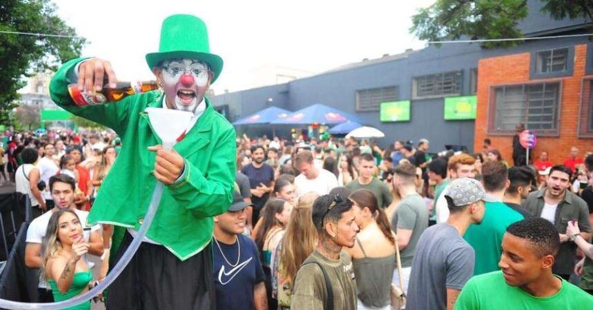 saint-patricks’s-day-reune-multidao-no-quarto-distrito-neste-domingo