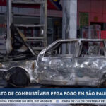 motorista-ateia-fogo-no-proprio-veiculo-apos-bater-em-bomba-de-posto-de-gasolina-em-sao-paulo