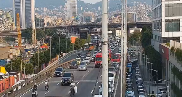 transito-no-viaduto-do-gasometro-nesta-quarta,-dia-20