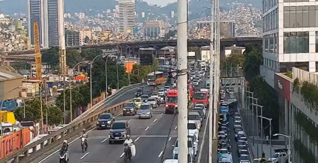 transito-no-viaduto-do-gasometro-nesta-quarta,-dia-20