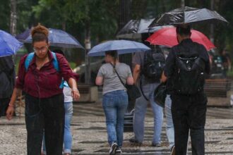 grande-sao-paulo-tera-fim-de-tarde-com-temporais-e-virada-no-tempo,-alertam-meteorologistas