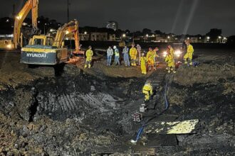 terreno-de-obra-cede,-e-trabalhador-morre-soterrado