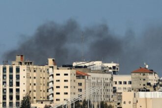 israel-diz-que-matou-170-homens-armados-no-al-shifa;-hamas-afirma-que-5-pacientes-morreram