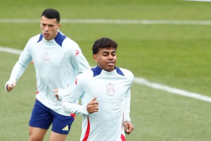 video:-joia-do-barcelona-faz-golacos-em-treino-antes-de-espanha-x-brasil