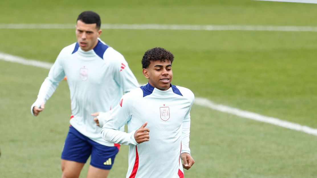 video:-joia-do-barcelona-faz-golacos-em-treino-antes-de-espanha-x-brasil