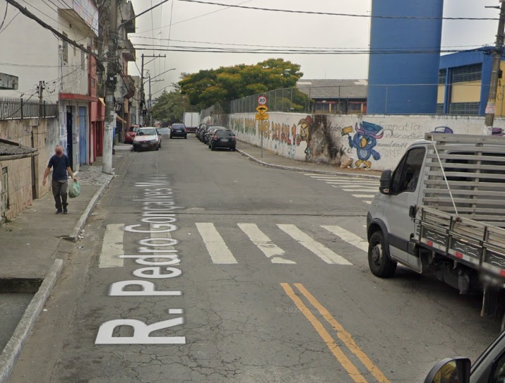 motociclista-fica-ferido-apos-queda-na-rua-pedro-goncalves-meira