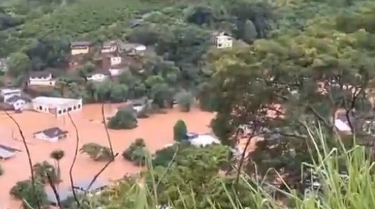 chuvas-no-es:-moradores-de-reserva-estao-sem-agua-e-luz;-alimentos-e-remedios-chegam-de-helicoptero