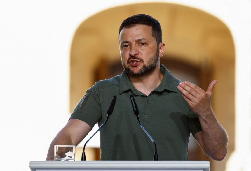 zelensky-diz-que-sem-ajuda-dos-eua-as-forcas-ucranianas-terao-que-recuar