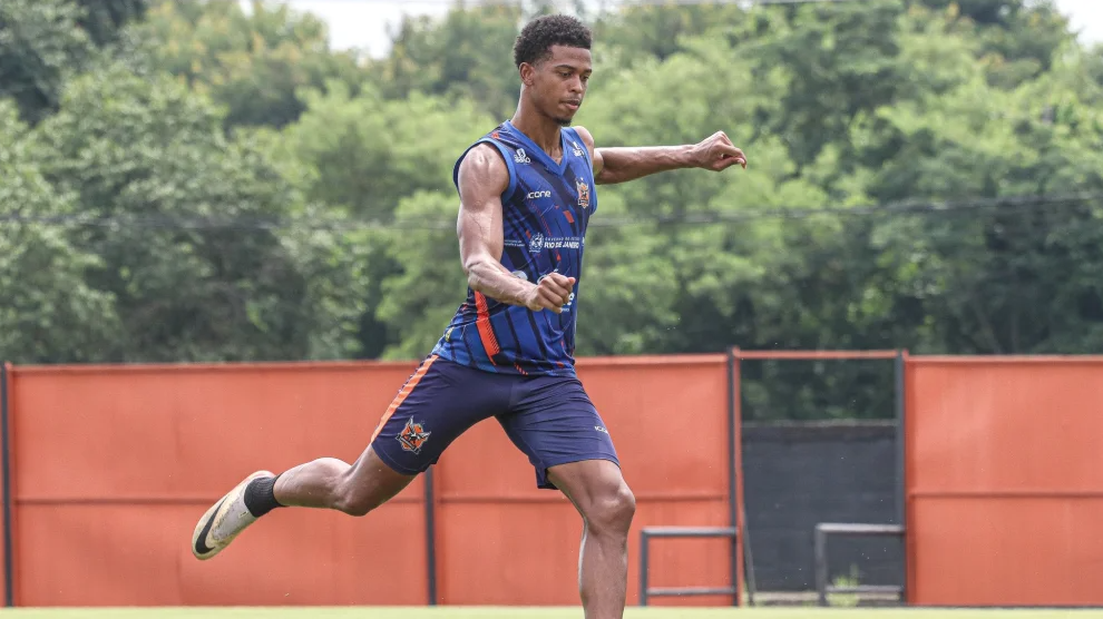 flamengo-acerta-contratacao-de-carlinhos,-destaque-do-nova-iguacu