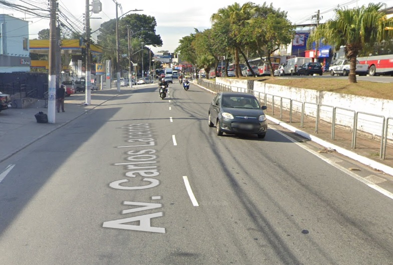 atropelamento-por-automovel-na-avenida-carlos-lacerda