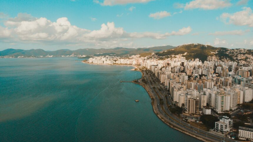 balanco-da-operacao-estacao-verao-mostra-que-2,9-milhoes-de-turistas-visitaram-sc-durante-a-temporada