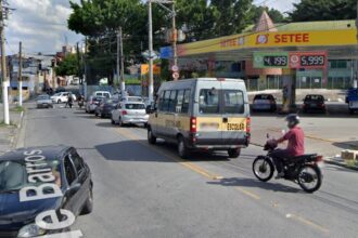 acidente-entre-moto-e-automovel-deixa-homem-ferido-na-rua-conselheiro-moreira-de-barros-em-santana